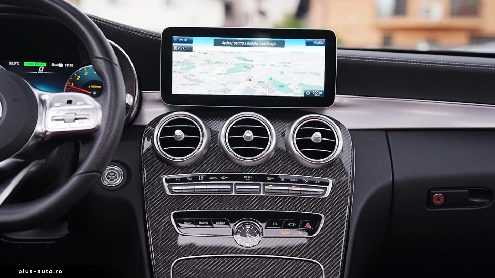 Mercedes-Benz C 300 e 4MATIC 9G-TRONIC AMG Line