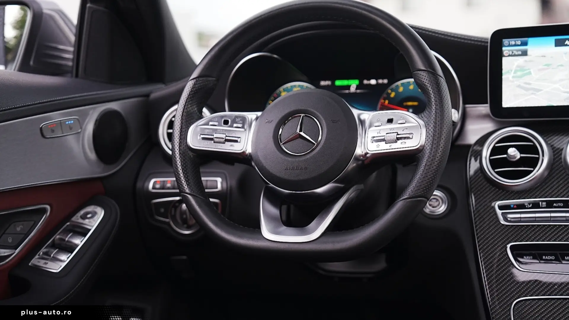 Mercedes-Benz C 300 e 4MATIC 9G-TRONIC AMG Line