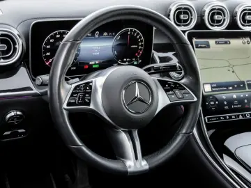 MERCEDES-BENZ GLC 300 e 4M Avantgarde Wide Digital P…