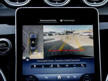 MERCEDES-BENZ GLC 300 e 4M Avantgarde Wide Digital P…