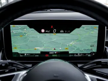 MERCEDES-BENZ GLC 300 e 4M Avantgarde Wide Digital P…