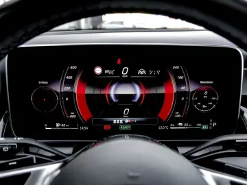 MERCEDES-BENZ GLC 300 e 4M Avantgarde Wide Digital P…