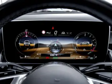 MERCEDES-BENZ GLC 300 e 4M Avantgarde Wide Digital P…