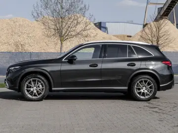 MERCEDES-BENZ GLC 300 e 4M Avantgarde Wide Digital P…