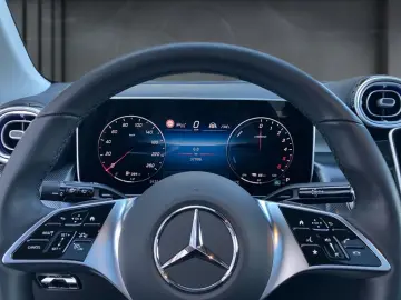 MERCEDES-BENZ GLC 300 de 4M Sitzklima Pano DISTRONIC…