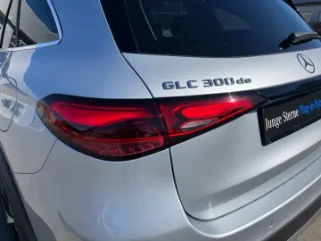 MERCEDES-BENZ GLC 300 de 4M Sitzklima Pano DISTRONIC…