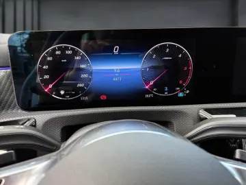 MERCEDES-BENZ GLC 300 e 4M AMG LED MBUX AMBIENTE CARPLAY AHK