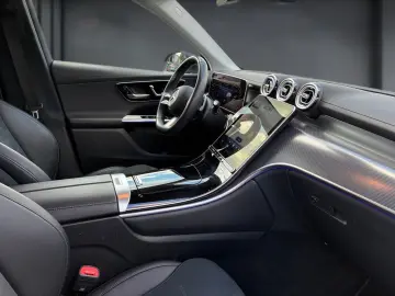 MERCEDES-BENZ GLC 300 e 4M AMG LED MBUX AMBIENTE CARPLAY AHK