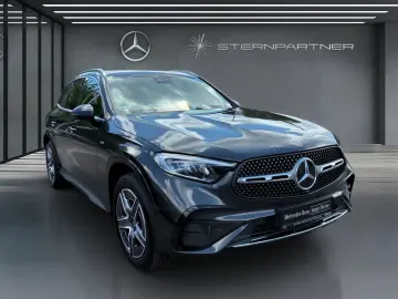 MERCEDES-BENZ GLC 300 e 4M AMG LED MBUX AMBIENTE CARPLAY AHK