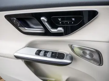 MERCEDES-BENZ GLC 300 de Edition Avantgarde 4MATIC A…