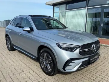MERCEDES-BENZ GLC 300 e 4M AMG-Premium AHK Pano Dist…