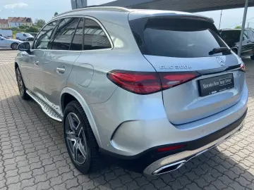 MERCEDES-BENZ GLC 300 e 4M AMG-Premium AHK Pano Dist…