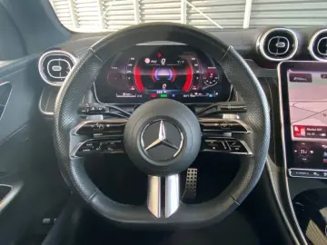 MERCEDES-BENZ GLC 300 e 4M AMG-Premium AHK Pano Dist…