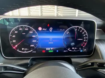 MERCEDES-BENZ GLC 300 e 4M AMG-Premium AHK Pano Dist…