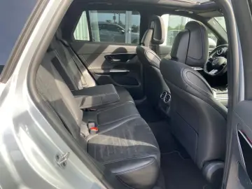 MERCEDES-BENZ GLC 300 e 4M AMG-Premium AHK Pano Dist…