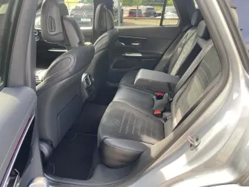 MERCEDES-BENZ GLC 300 e 4M AMG-Premium AHK Pano Dist…