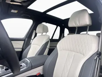 BMW X5 xDr50e MSPORT  2-Achs AHK Pano AdpLED PAPro