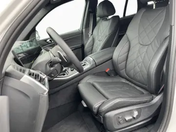 BMW X5 xDr 50e M SPORT PRO 2Achs AHK Pano H K DAPro