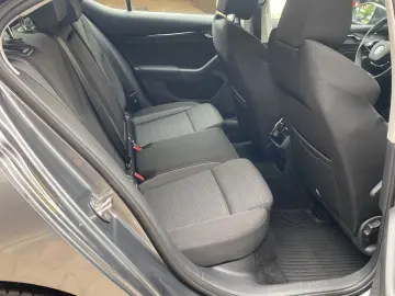 SKODA Octavia 1.0 TSI DSG Ambition Einparkhilfe LED