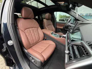 BMW X6 xDrive40d M Sport 22  Massage AHK StHzg PANO