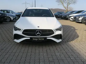 MERCEDES-BENZ CLA 200 AMG Line (EURO 6e) Night Fahra…
