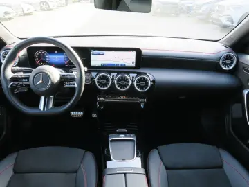 MERCEDES-BENZ CLA 200 AMG Line (EURO 6e) Night Fahra…