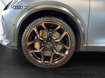 CUPRA Formentor 2.5 TSI 4Drive DSG VZ5 CARBON