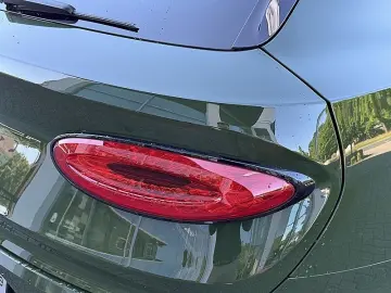 BENTLEY Bentayga V8