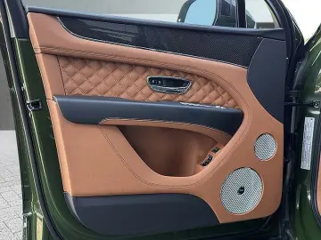 BENTLEY Bentayga V8