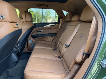 BENTLEY Bentayga V8