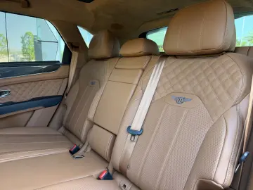BENTLEY Bentayga V8