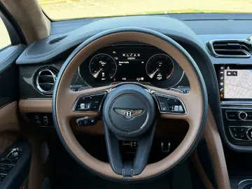 BENTLEY Bentayga V8