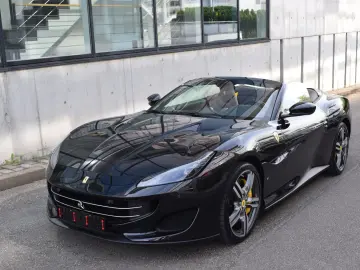 FERRARI Portofino 3.9 T V8 DCT  Carbon LED Lenkrad PPF
