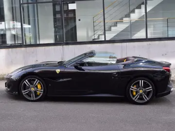 FERRARI Portofino 3.9 T V8 DCT  Carbon LED Lenkrad PPF