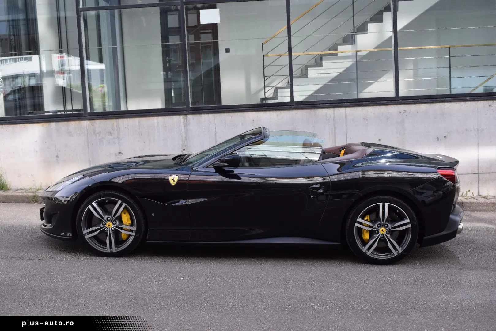 FERRARI Portofino 3.9 T V8 DCT  Carbon LED Lenkrad PPF