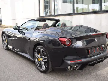 FERRARI Portofino 3.9 T V8 DCT  Carbon LED Lenkrad PPF