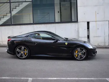 FERRARI Portofino 3.9 T V8 DCT  Carbon LED Lenkrad PPF