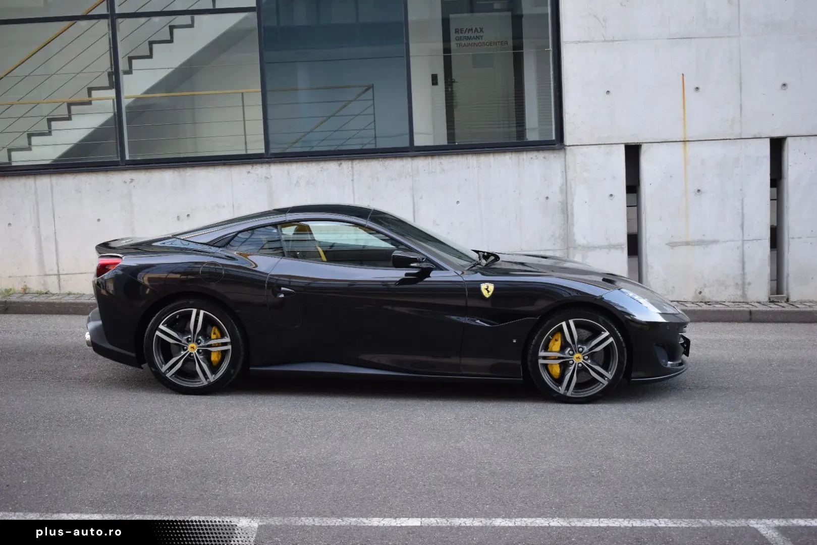 FERRARI Portofino 3.9 T V8 DCT  Carbon LED Lenkrad PPF