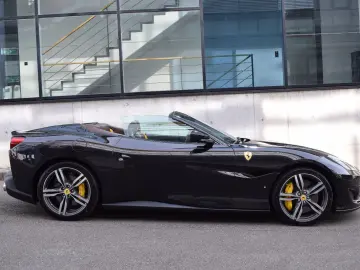 FERRARI Portofino 3.9 T V8 DCT  Carbon LED Lenkrad PPF