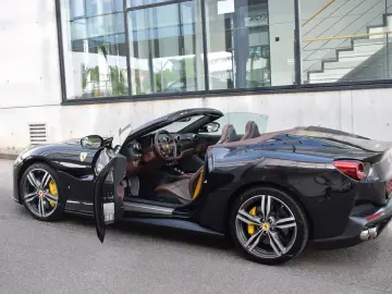 FERRARI Portofino 3.9 T V8 DCT  Carbon LED Lenkrad PPF