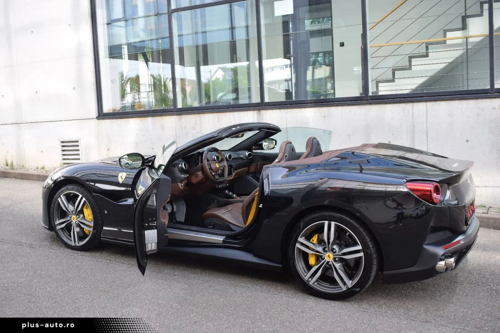 FERRARI Portofino 3.9 T V8 DCT  Carbon LED Lenkrad PPF