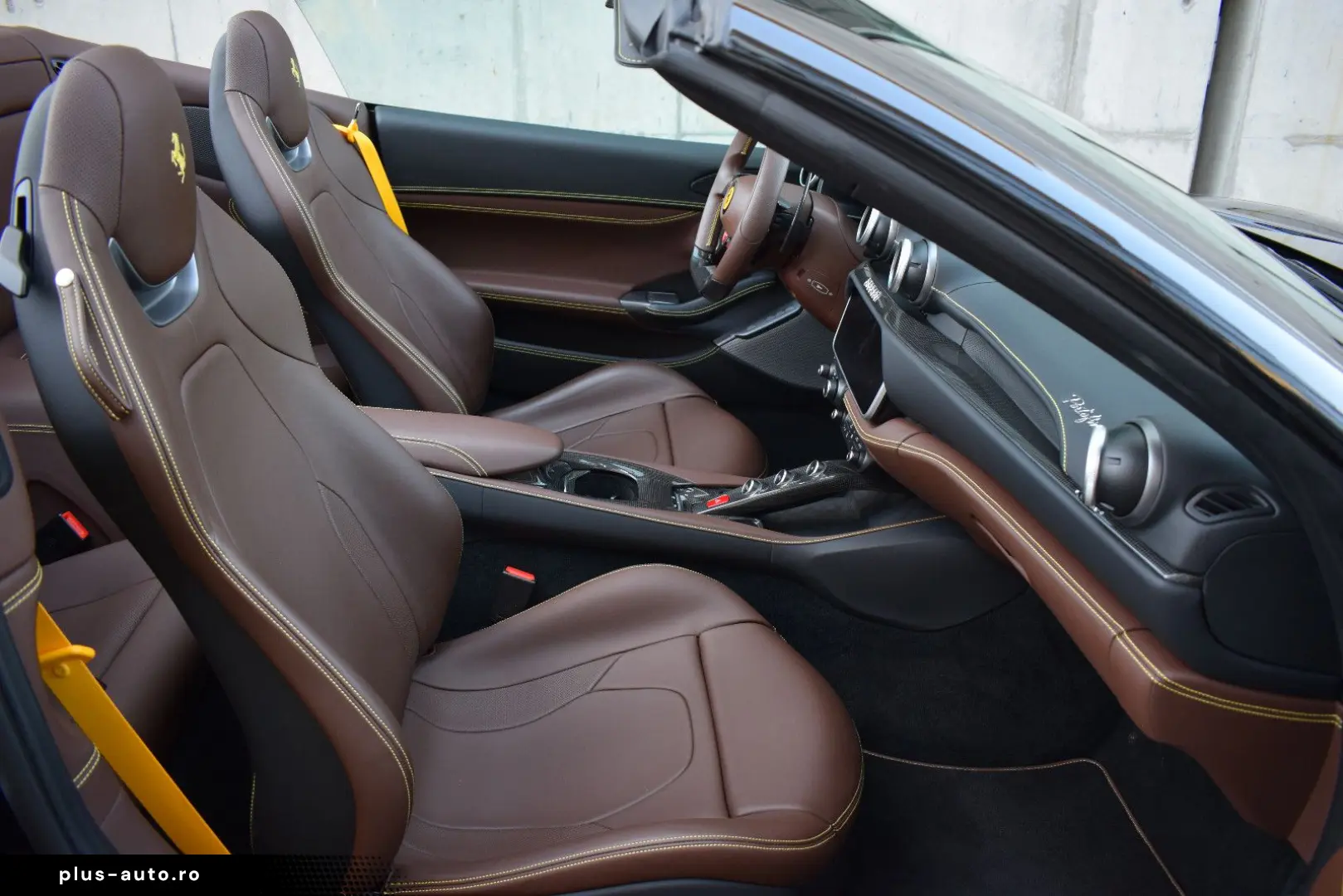 FERRARI Portofino 3.9 T V8 DCT  Carbon LED Lenkrad PPF