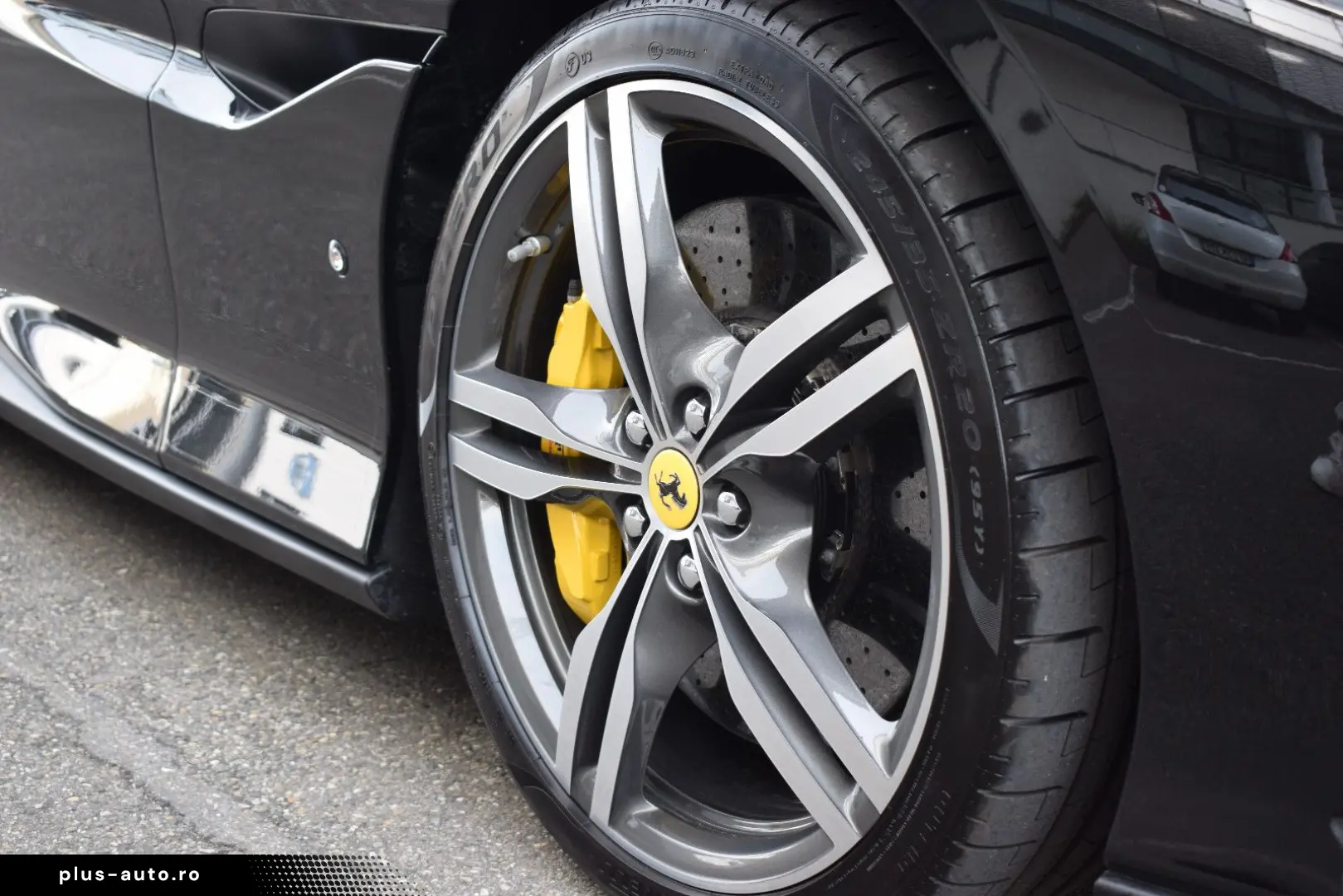 FERRARI Portofino 3.9 T V8 DCT  Carbon LED Lenkrad PPF