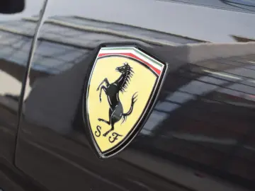 FERRARI Portofino 3.9 T V8 DCT  Carbon LED Lenkrad PPF