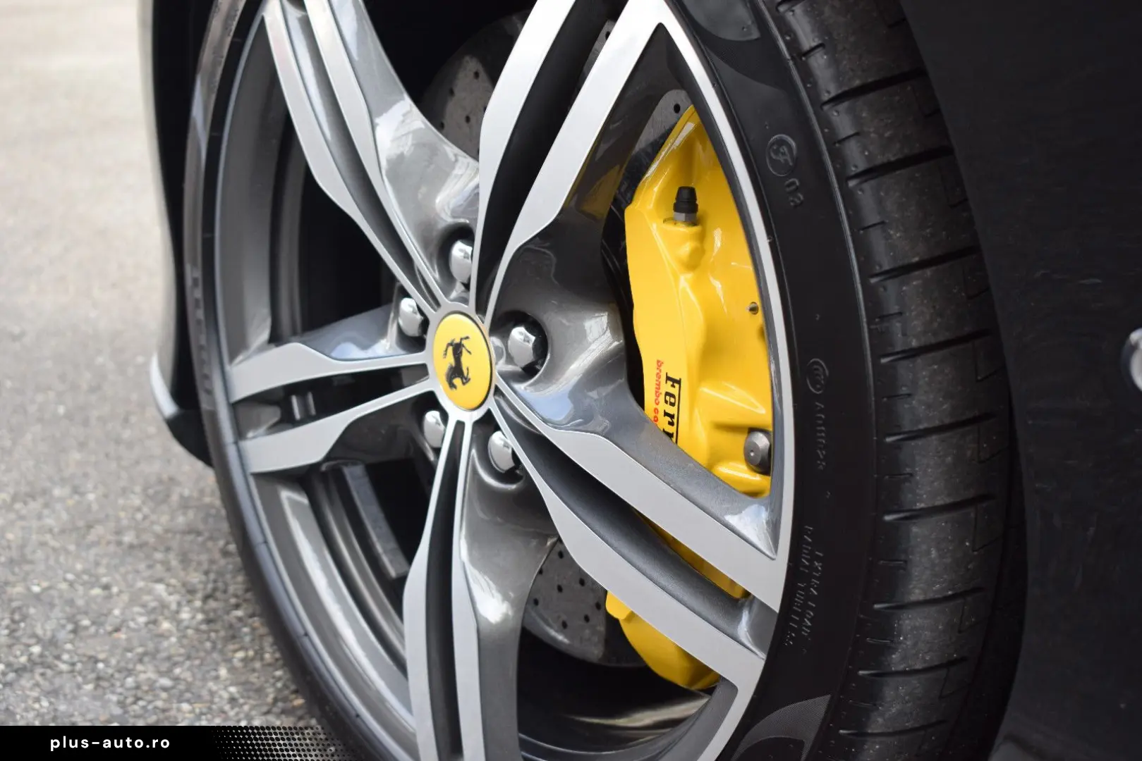 FERRARI Portofino 3.9 T V8 DCT  Carbon LED Lenkrad PPF