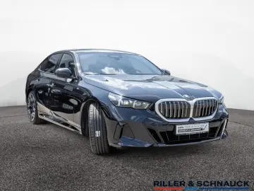 BMW 520d M-Sport AHK ACC HUD PANO 360  SITZBELÜFTUNG