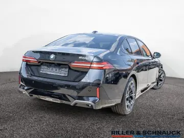 BMW 520d M-Sport AHK ACC HUD PANO 360  SITZBELÜFTUNG