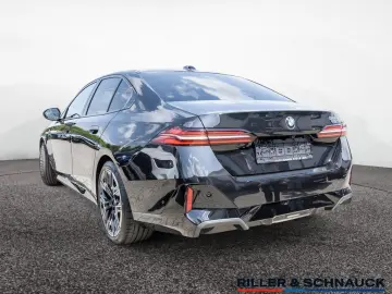 BMW 520d M-Sport AHK ACC HUD PANO 360  SITZBELÜFTUNG