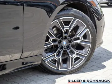 BMW 520d M-Sport AHK ACC HUD PANO 360  SITZBELÜFTUNG