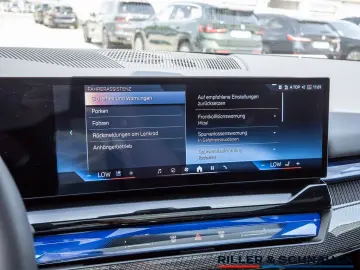 BMW 520d M-Sport AHK ACC HUD PANO 360  SITZBELÜFTUNG